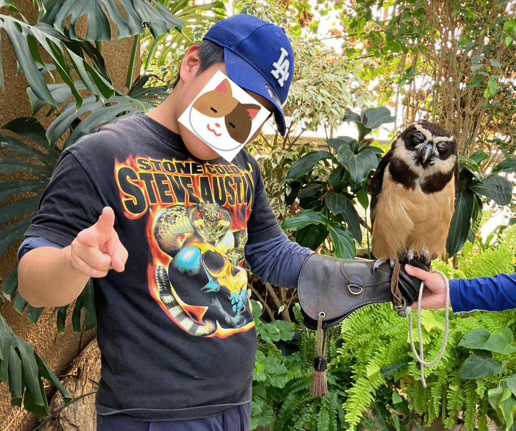 ドジャースのキャップをかぶるJ君
