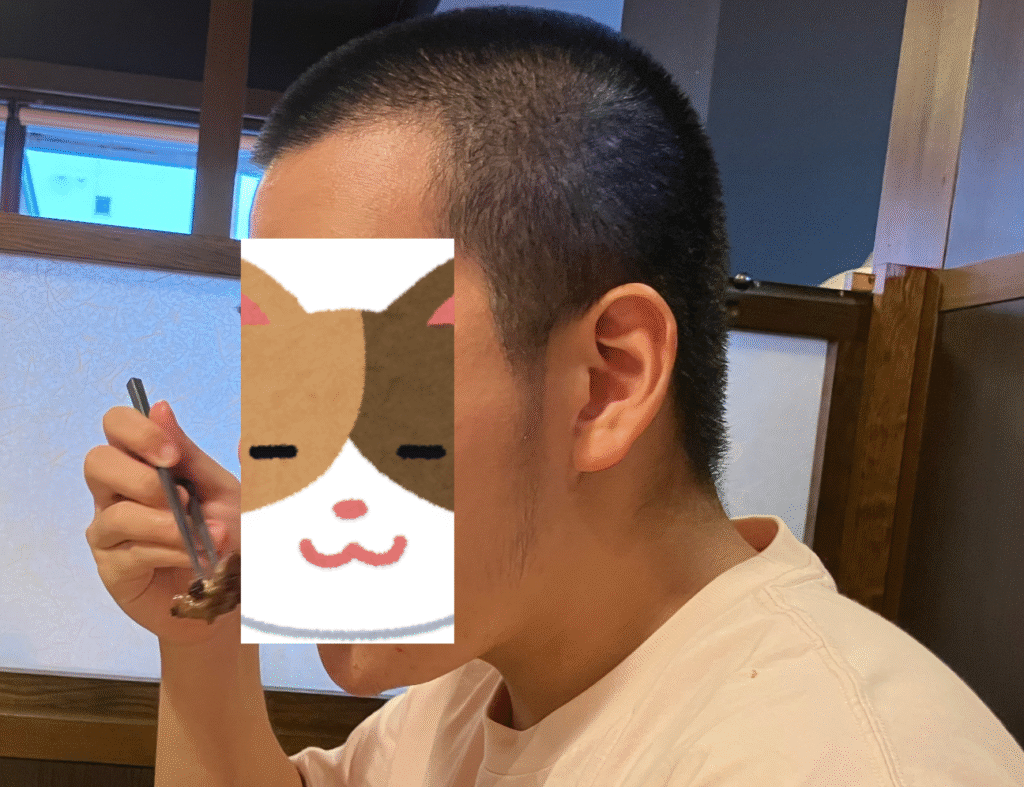 焼肉だけをひたすら食べ続けるJ君
