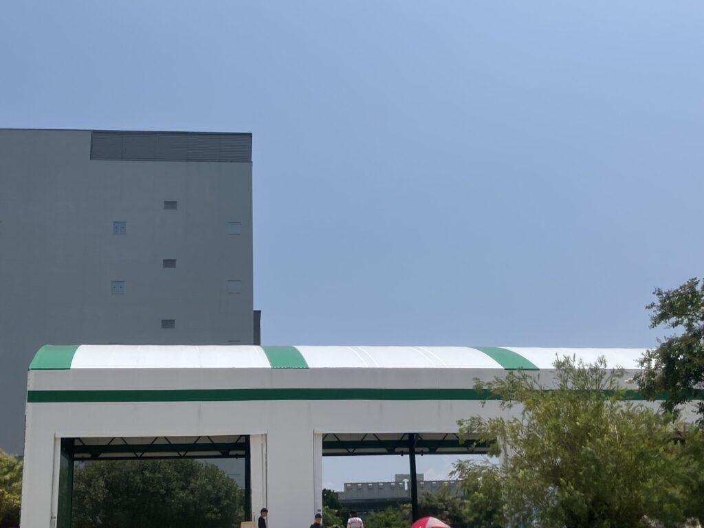 アマラーゴ新設の有料テントスペースの外観